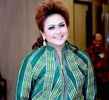 Vanda Hutagalung: Bakat dan Dedikasi di Dunia Hiburan Indonesia Vanda Hutagalung: Bakat dan Dedikasi di Dunia Hiburan Indonesia