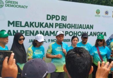 Green Democracy: Menyatukan Suara Rakyat dan Suara Alam Green Democracy: Menyatukan Suara Rakyat dan Suara Alam