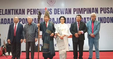 Dilantik di Hadapan Ephorus HKBP, Cornel Simbolon Usung Visi “Satu PARNA”