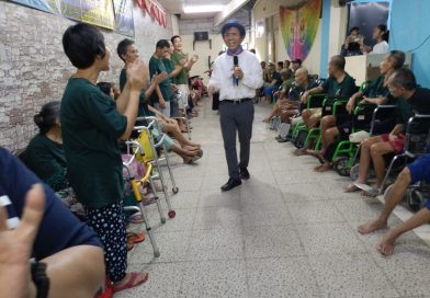 Ibu Bijak Ministry Tebar Sukacita di “Rumah Roti Adeline”: 70 Lansia & Difabel Terima Berkat Rohani dan Jasmani Ibu Bijak Ministry Tebar Sukacita di “Rumah Roti Adeline”: 70 Lansia & Difabel Terima Berkat Rohani dan Jasmani