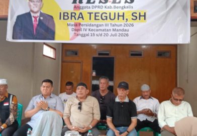 Ibra Teguh SH Tutup Reses di Babussalam, Bagikan 5 Dispenser dan 1 Sepeda Motor untuk Warga Ibra Teguh SH Tutup Reses di Babussalam, Bagikan 5 Dispenser dan 1 Sepeda Motor untuk Warga