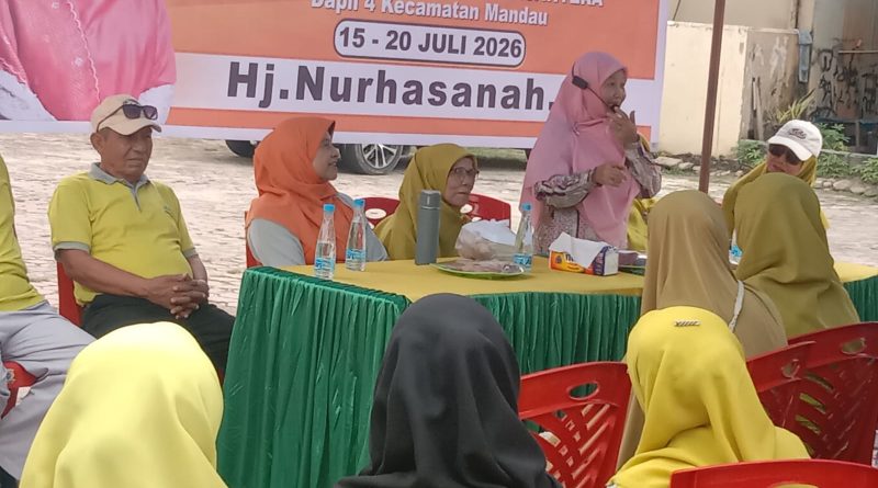 Hj. Nurhasanah Gelar Reses di Halaman Masjid Attaqwa, Warga Mandau Soroti Jalan Lingkar dan Antrean SPBU Hj. Nurhasanah Gelar Reses di Halaman Masjid Attaqwa, Warga Mandau Soroti Jalan Lingkar dan Antrean SPBU