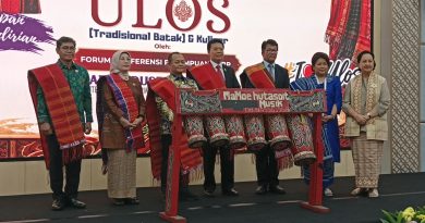 PAMERAN TENUN ULOS 2026: Menenun Harapan, Merajut Kemandirian di Plaza Industri Kemenperin PAMERAN TENUN ULOS 2026: Menenun Harapan, Merajut Kemandirian di Plaza Industri Kemenperin